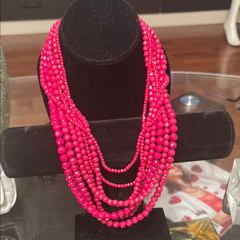 Elegant Pink Beaded Necklace - Picture 3 of 3